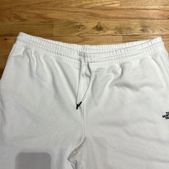 The North Face half dome white fleece jogger sweatpants NWT ⛄️🍂 - Picture 3 of 9